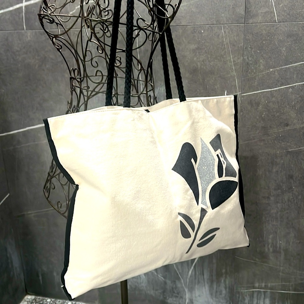 Lancôme canvas tote bag. EUC with Lancôme flower logo